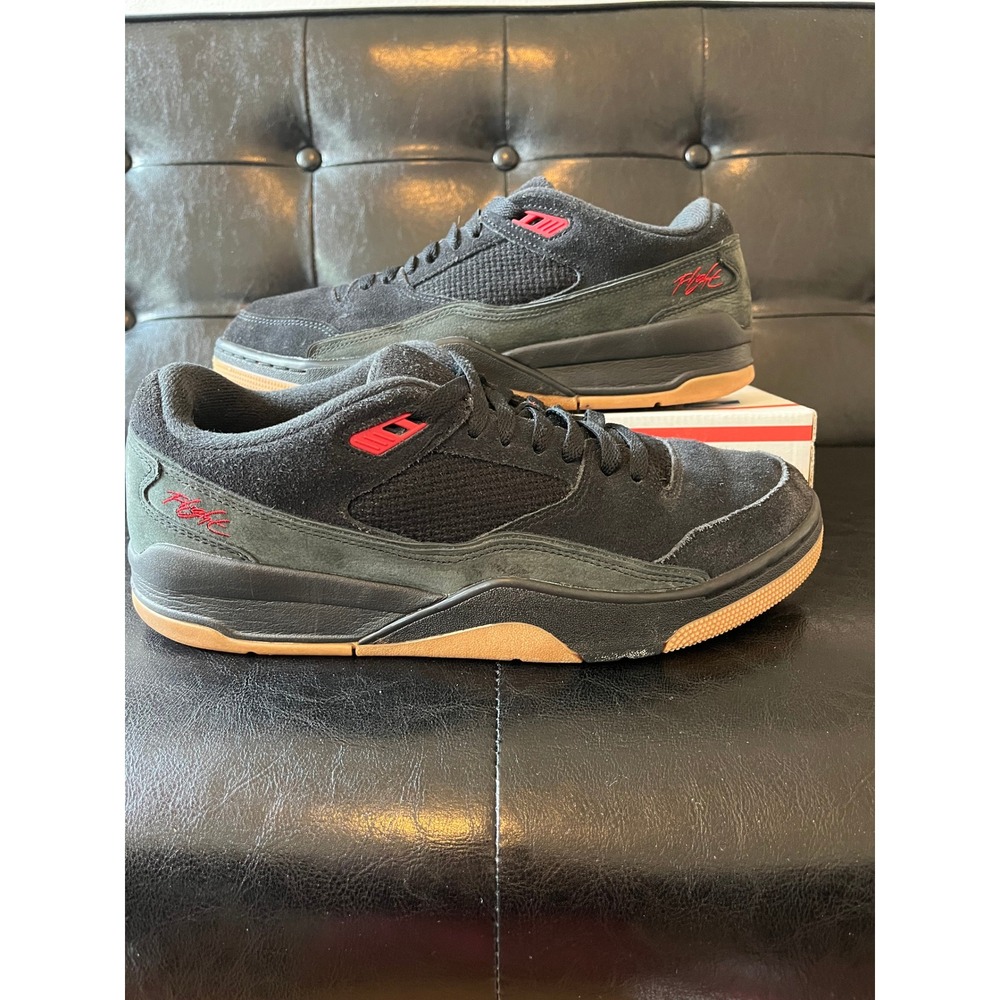 Jordan Flight Court Black Red Gum